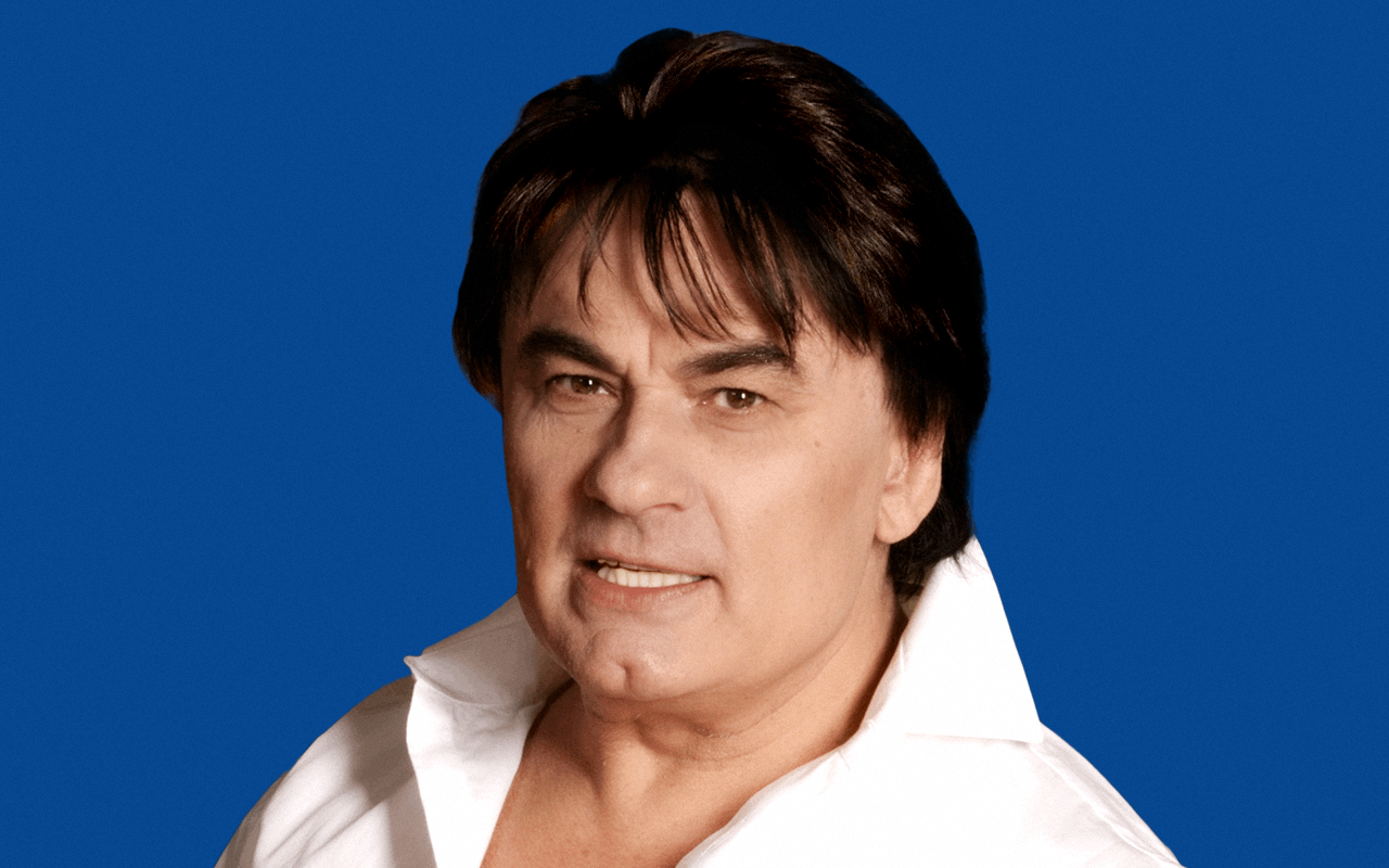 Александр Серов